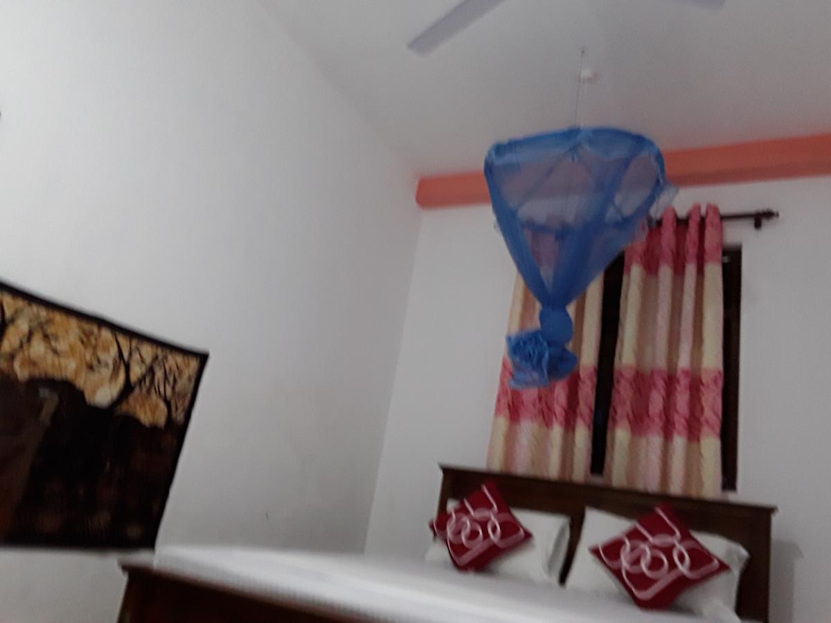 Darshani Hikka Villa Hikkaduwa Exterior photo